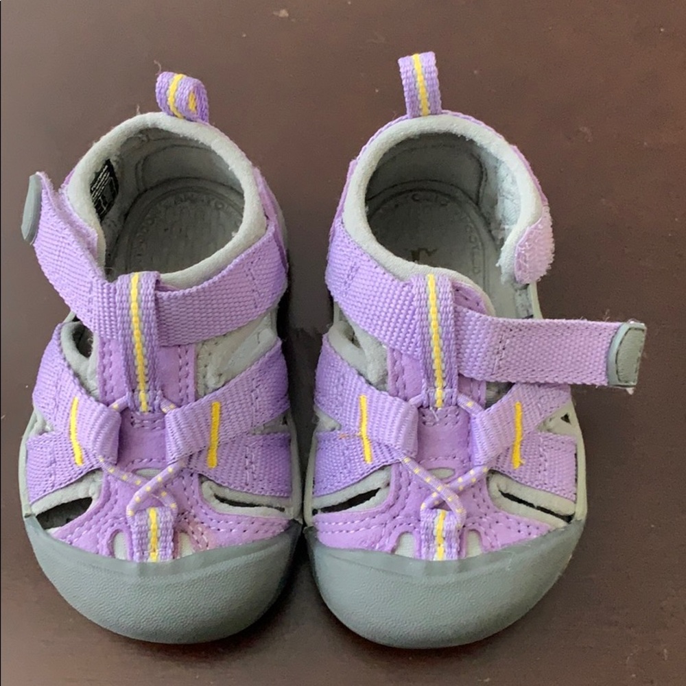 Never worn Keen shoes